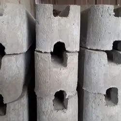 POTEAU BETON AVEC FENTE 200CM 4CM